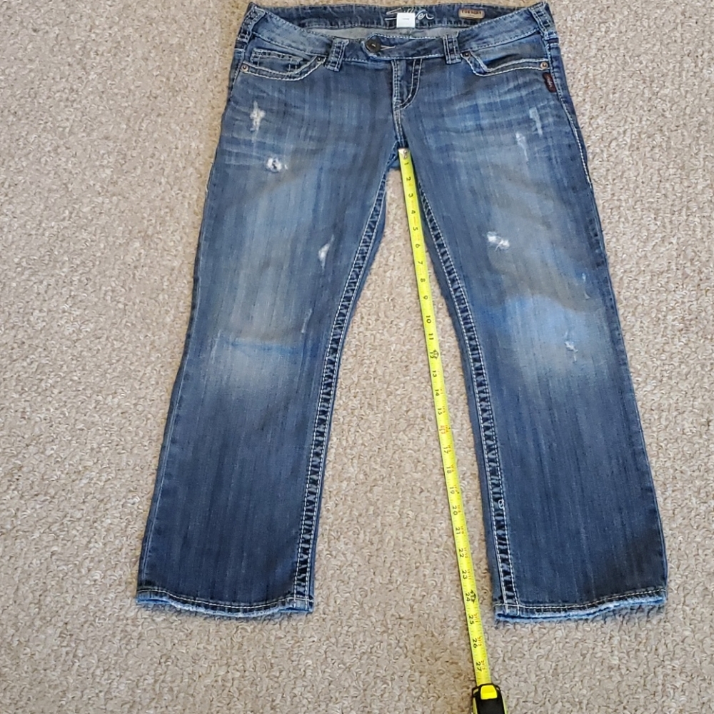 Silver Jeans Capris (Tuesday)